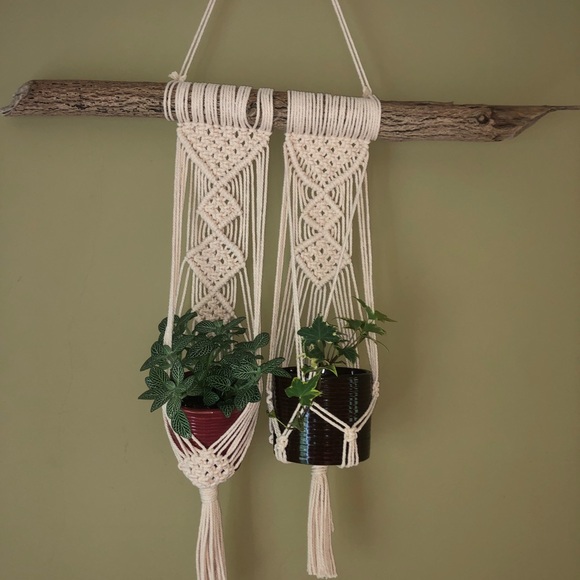 Macrame plant holder - Picture 1 of 2